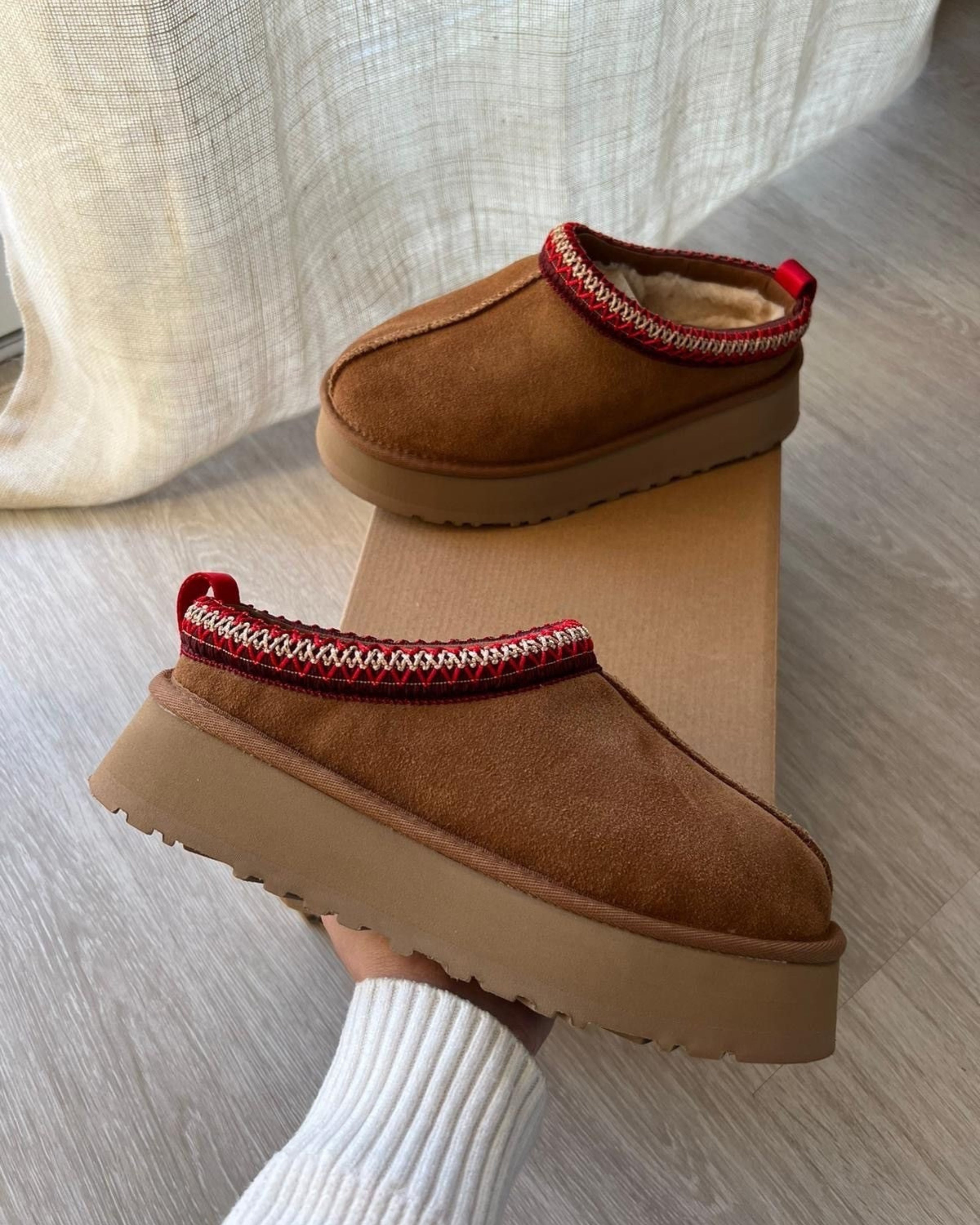 Comfort Slippers — sisä- ja ulkokäyttöön