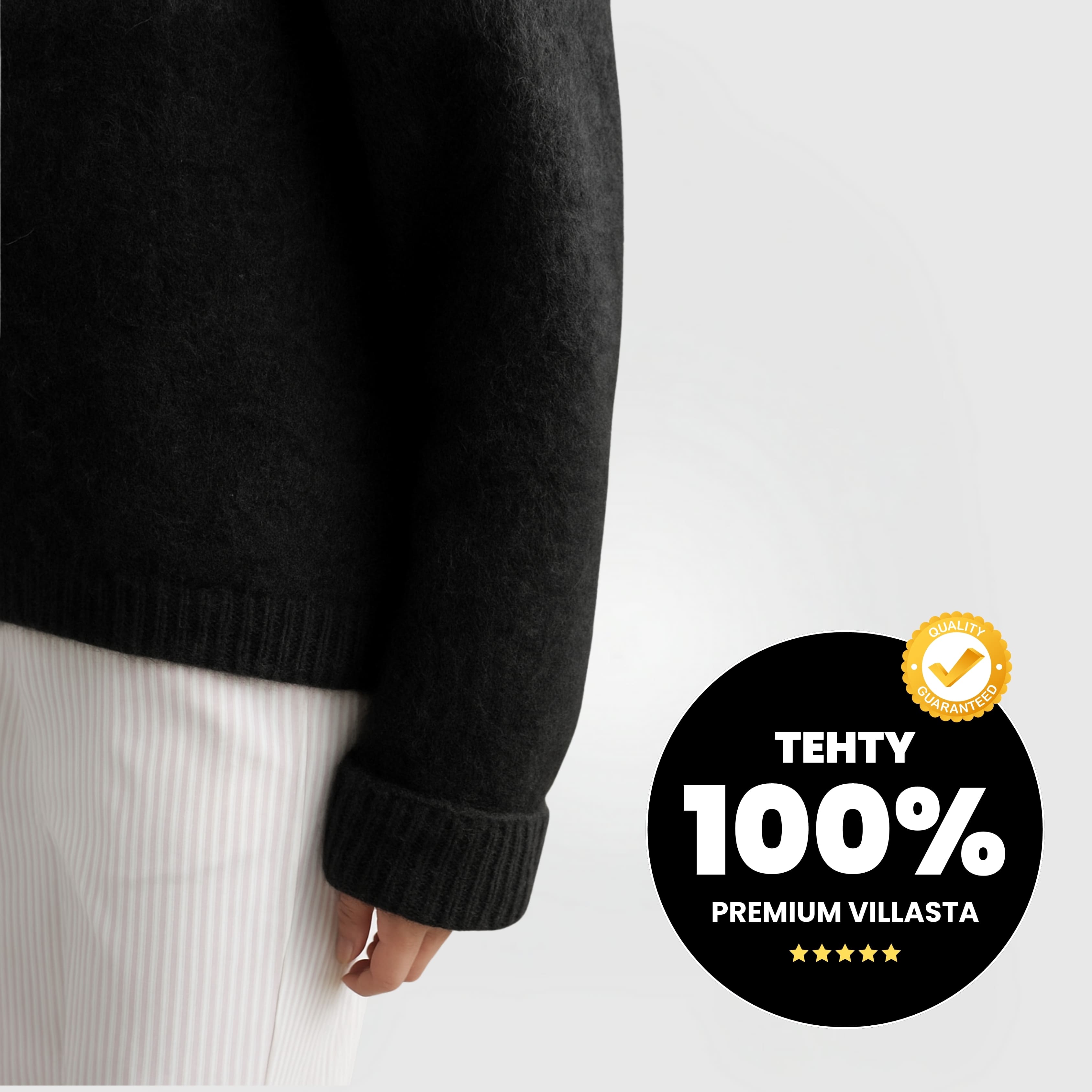 LuxeCloud™ Sweater - Musta